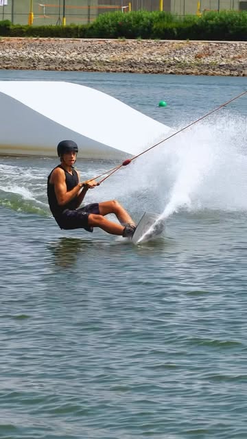 Thiago en el wakepark, octubre de 2026